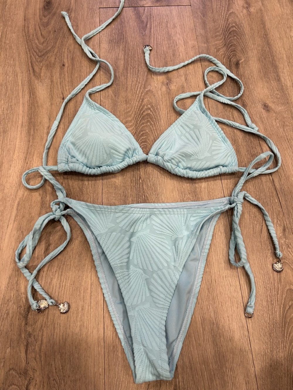 Textured Shell-Pattern Triangle Bikini Set in Light Blue
